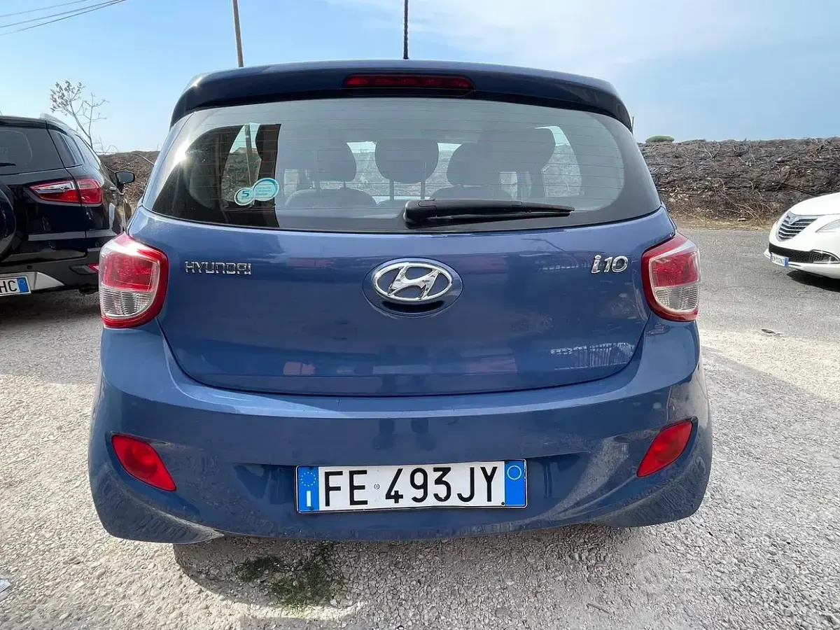 Usata Hyundai i10 67 CV (49 kW) 2016 Blu Utilitaria