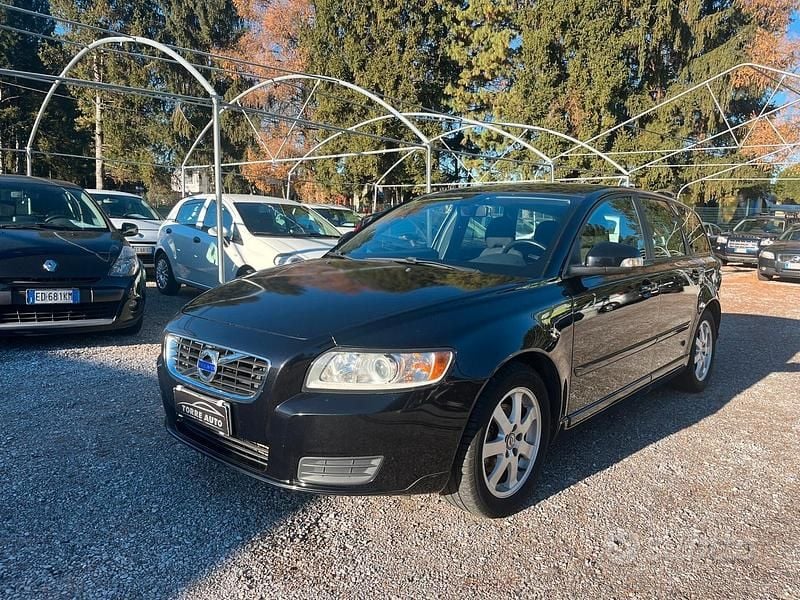 Nero Usata 2012 Volvo V50 Station wagon | 2900 € (Ottimo prezzo) - Immagine 1/4