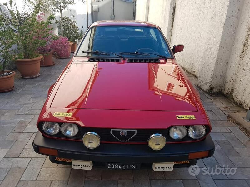 Rosso Usata 1981 Alfa Romeo Alfetta Tre volumi | 16.500 € - Immagine 1/4