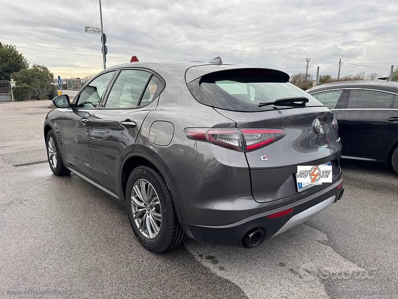 Usata Alfa Romeo Stelvio Super 210 CV (154 kW) 2023 Grigio SUV