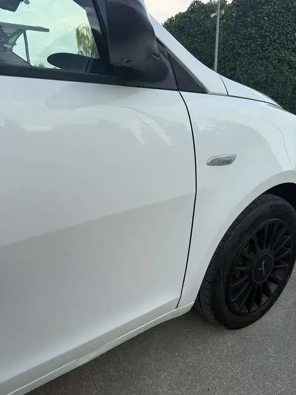 Usata Lancia Ypsilon S 95 CV (69 kW) 2013 Bianco Utilitaria