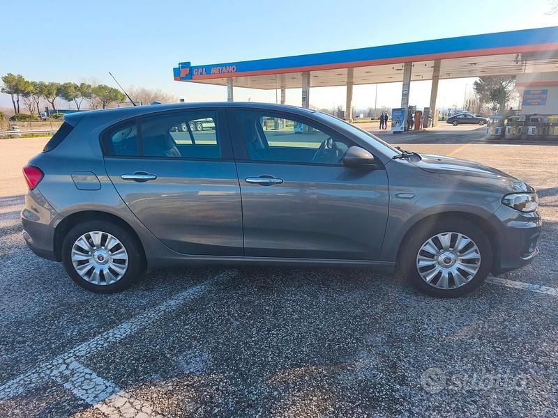 Usata Fiat Tipo Easy 120 CV (88 kW) 2016 Grigio Berlina