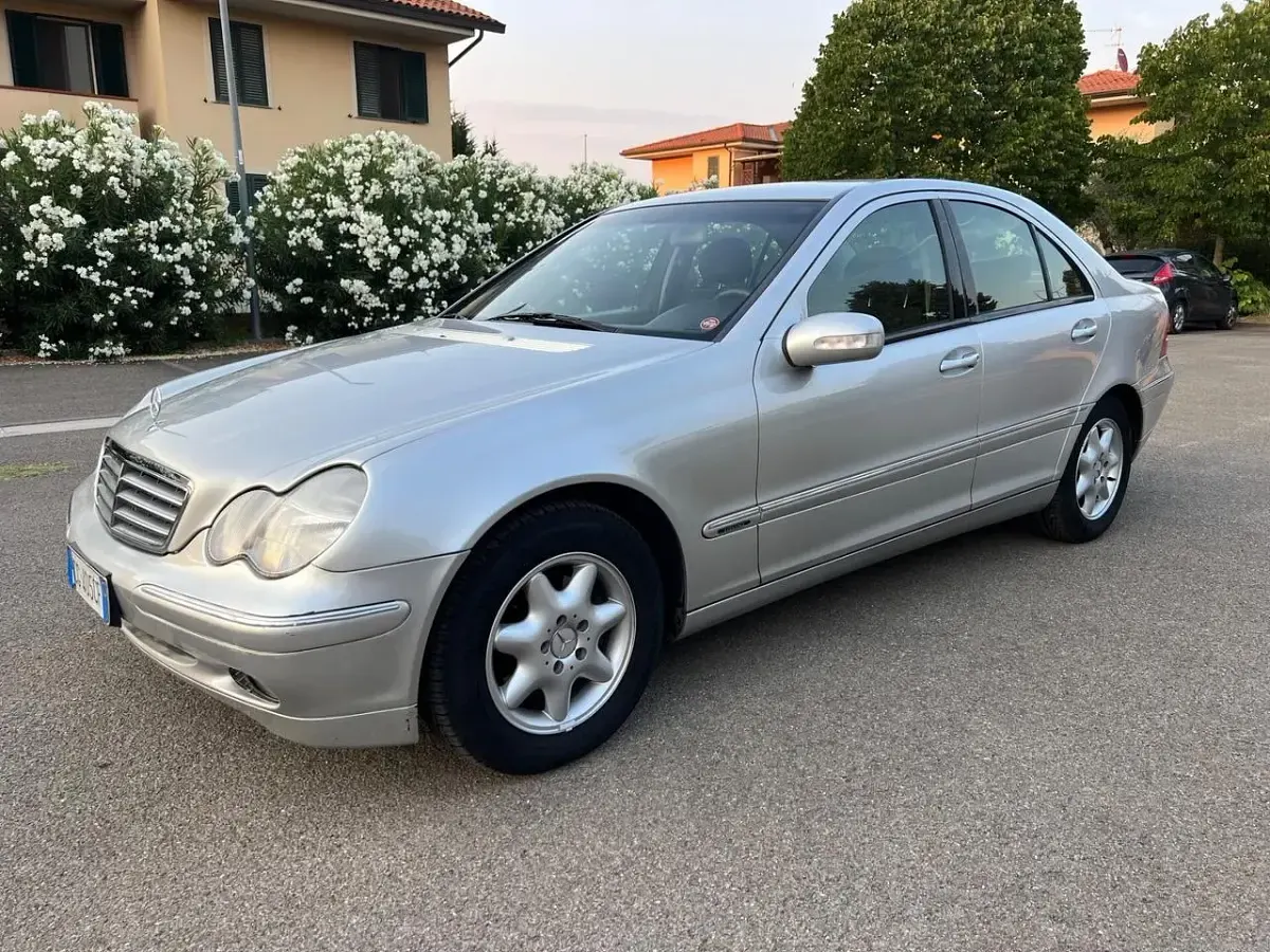 Usata Mercedes C200 Elegance 170 CV (125 kW) 2003 Berlina