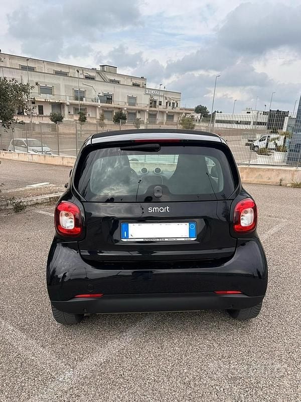 Begagnad Smart ForTwo Coupé 71 HK (52 kW) 2019 Svart Sportkupé