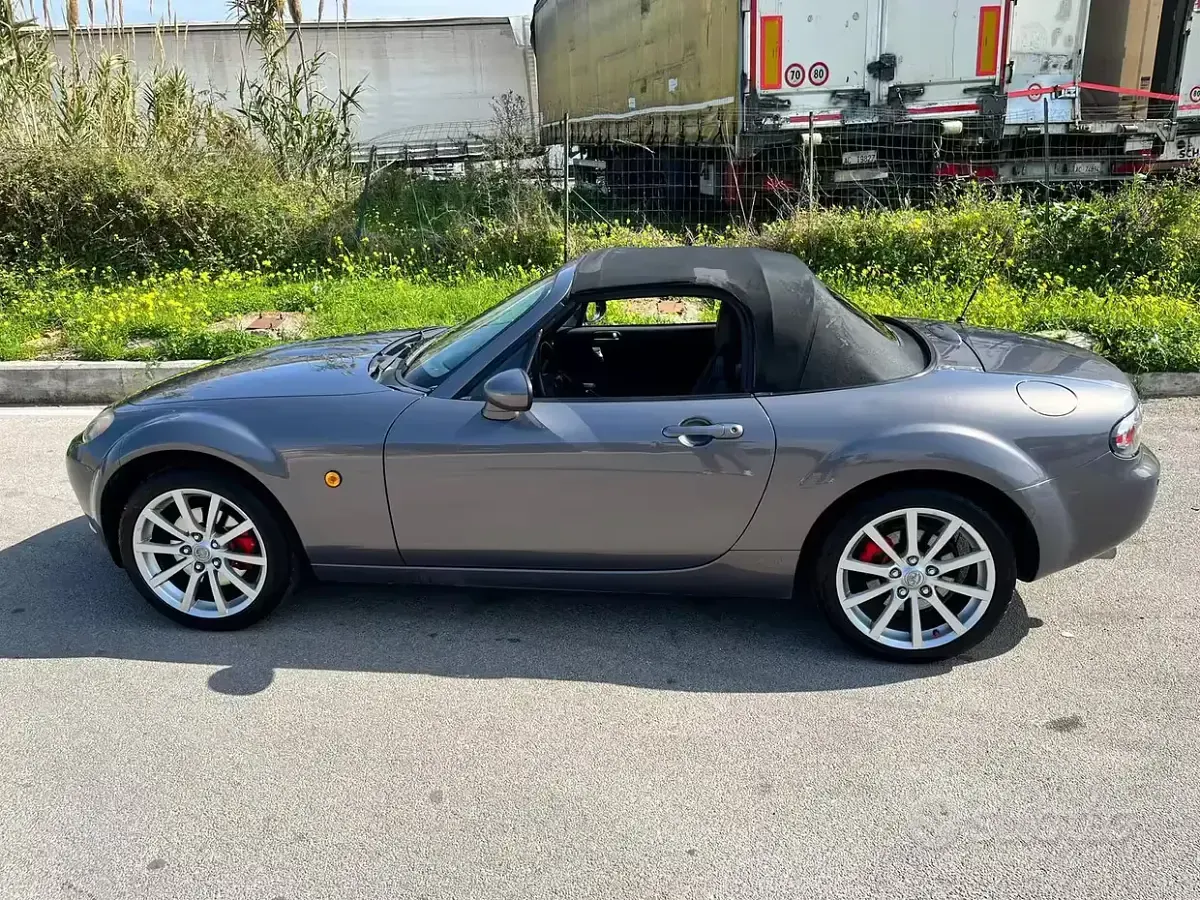 Usata Mazda MX5 160 CV (117 kW) 2006 Cabrio