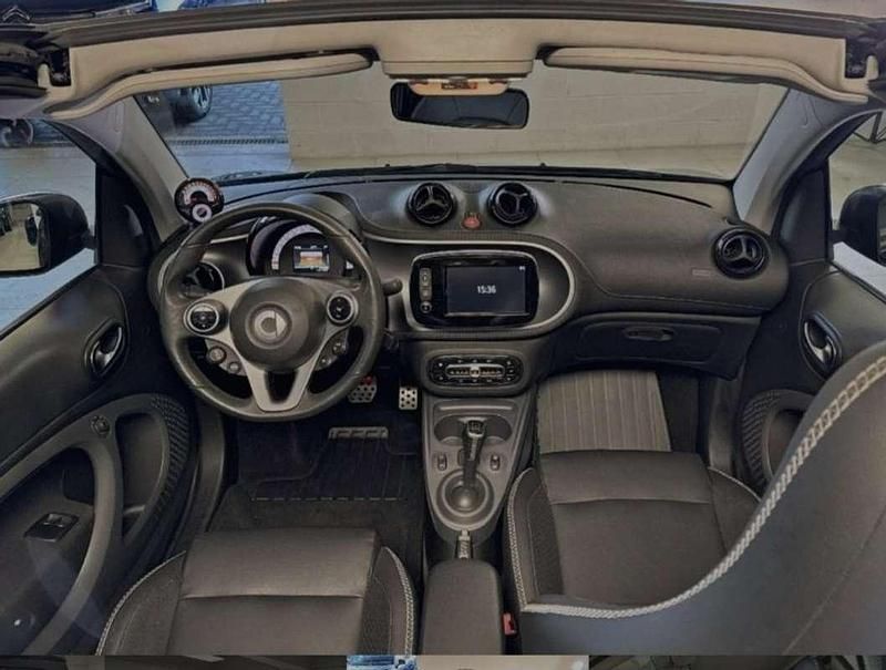 Usata Smart ForTwo Electric Drive Brabus 60 kW (82 CV) 2019 Nero Cabrio