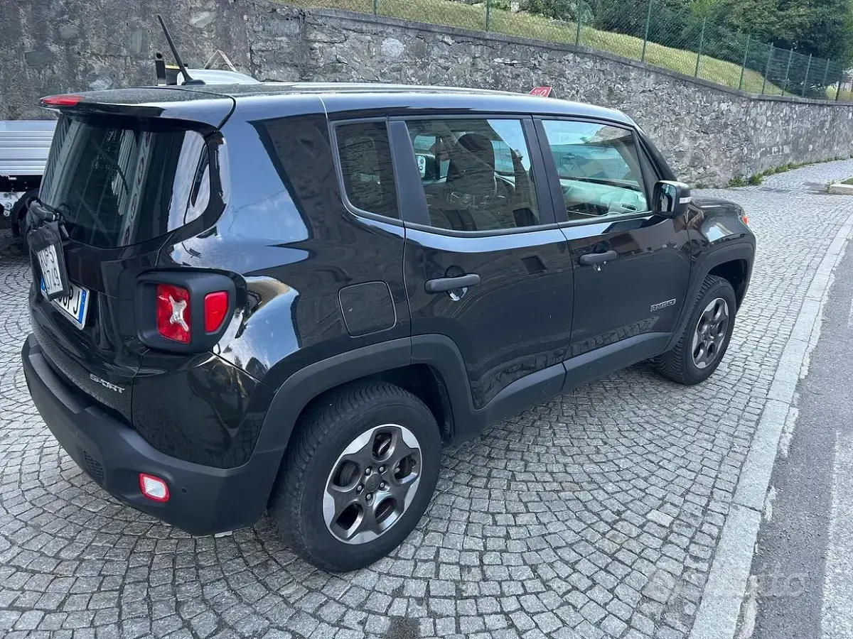 Usata Jeep Renegade Sport 120 CV (88 kW) 2017 Nero SUV