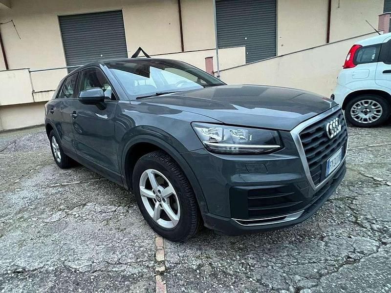 Usata Audi Q2 Comfort 116 CV (85 kW) 2019 Grigio SUV