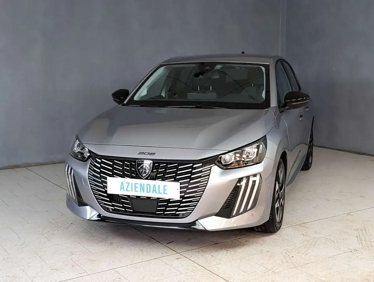 Usata Peugeot 208 Allure 101 CV (74 kW) 2025 Utilitaria