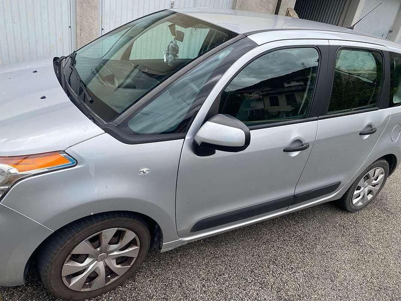 Argento Usata 2011 Citroën C3 Due volumi | 4200 € (Buon prezzo) - Immagine 1/4