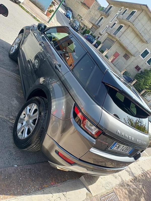 Usata Land Rover Range Rover evoque 180 CV (132 kW) 2018 Grigio SUV