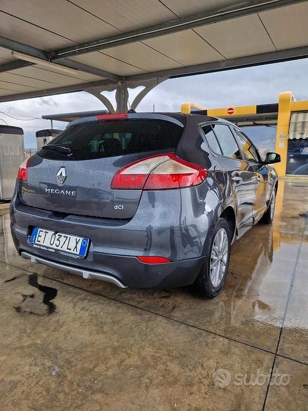 Usata Renault Mégane III 110 CV (80 kW) 2014 Grigio Berlina