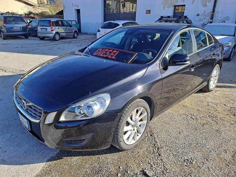 Nero Usata 2011 Volvo S60 Summum Berlina | 9800 € (Buon prezzo) - Immagine 1/4
