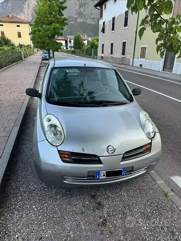 Usata Nissan Micra 54 CV (39 kW) 2003 Grigio Utilitaria
