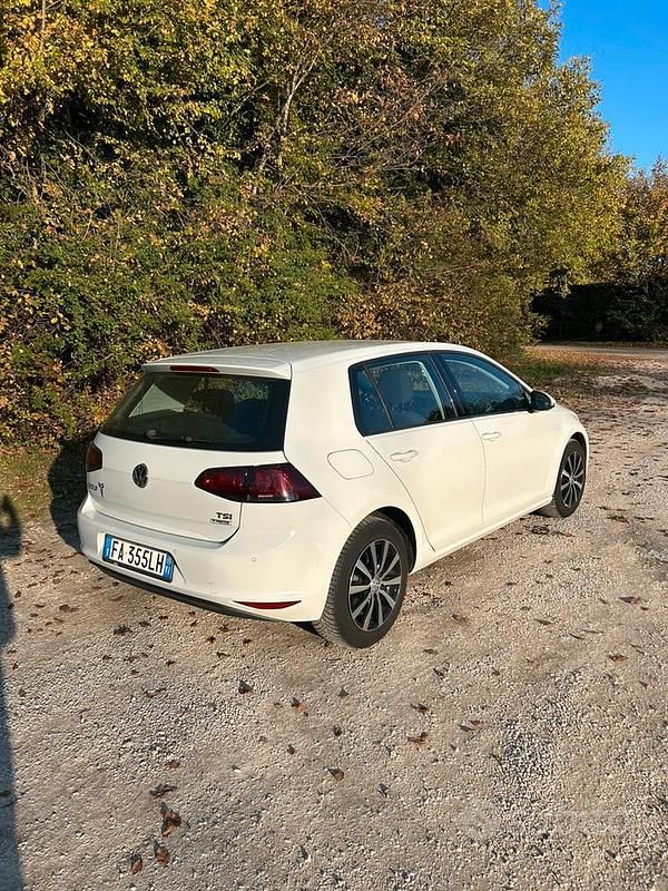 Usata VW Golf VII Trendline 86 CV (63 kW) 2015 Bianco Berlina