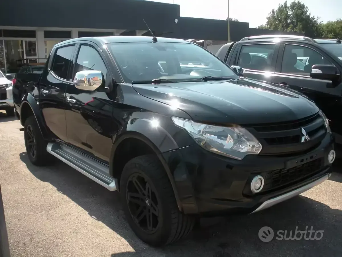 Usata Mitsubishi L200 Intense 181 CV (133 kW) 2020 Nero Pick-up