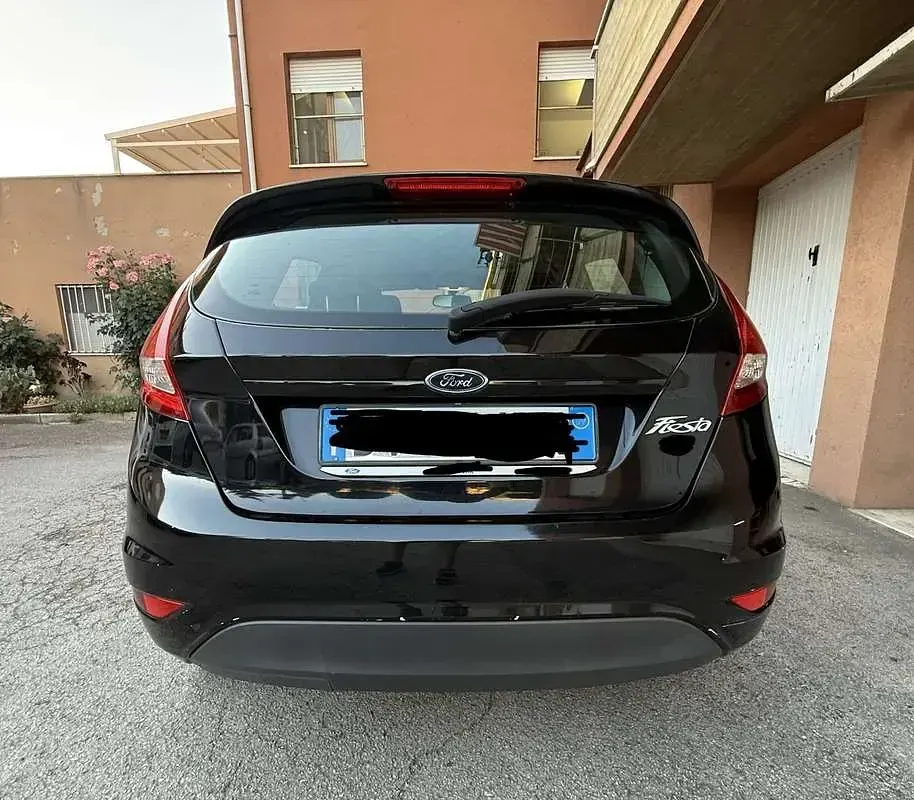 Usata Ford Fiesta 97 CV (71 kW) 2009 Nero Berlina