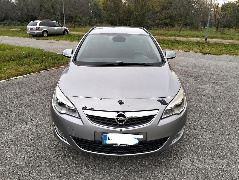 Usata Opel Astra 2010 Grigio Station wagon