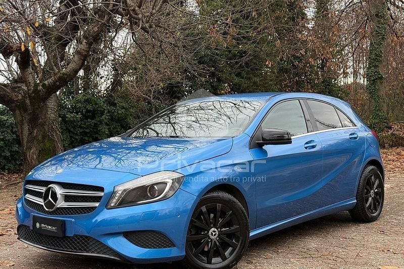 Blu Usata 2012 Mercedes A200 Berlina | 10.995 € (Buon prezzo) - Immagine 1/4