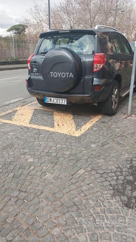 Usata Toyota RAV4 136 CV (100 kW) 2006 Grigio SUV