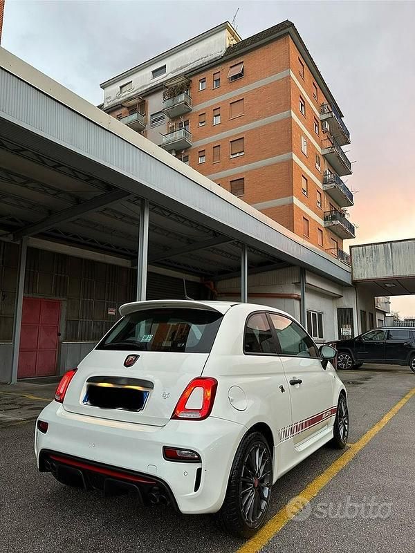 Usata Abarth 695 Competizione 180 CV (132 kW) 2023 Bianco Utilitaria