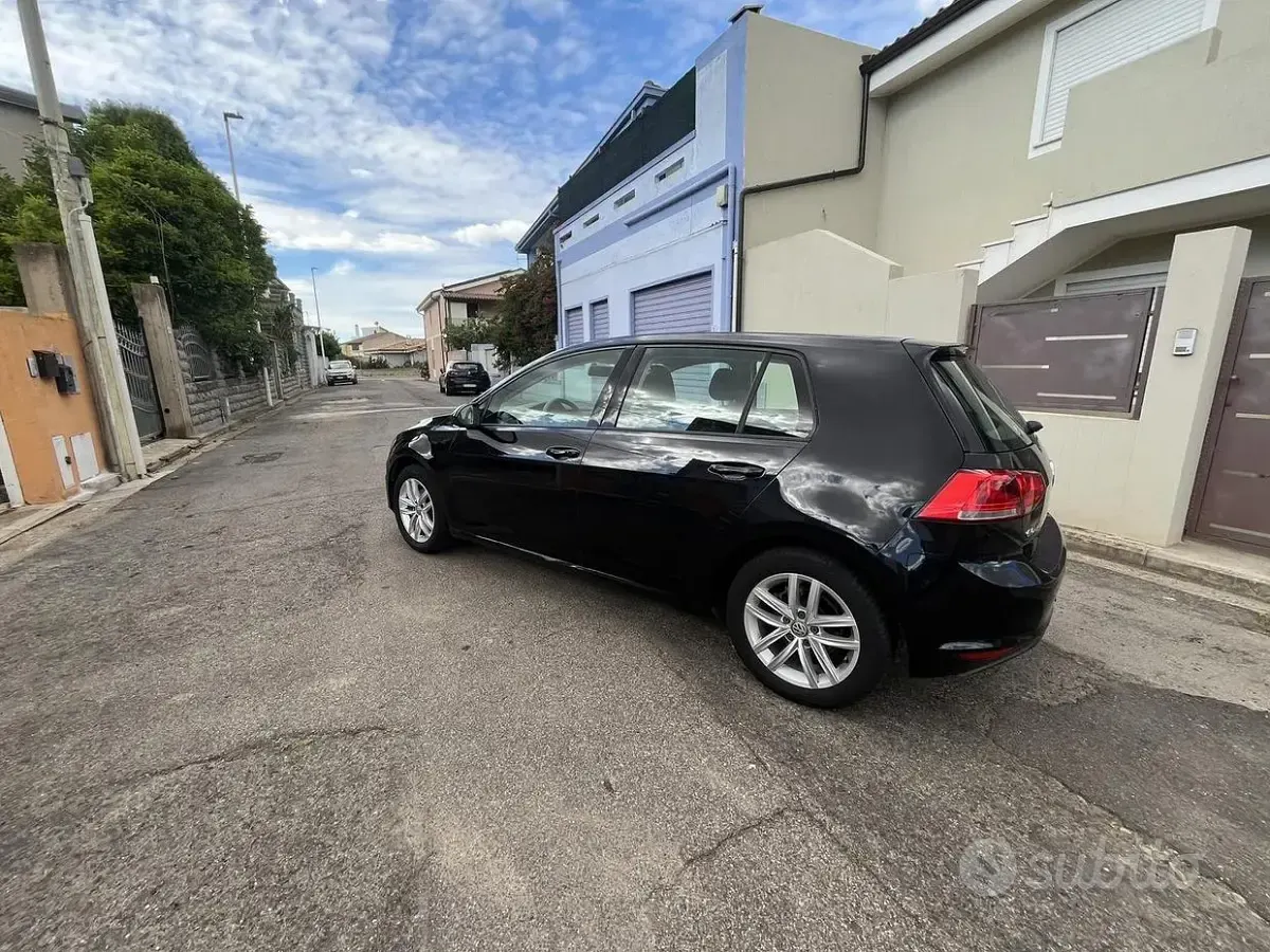 Usata VW Golf VII 90 CV (66 kW) 2015 Nero Utilitaria