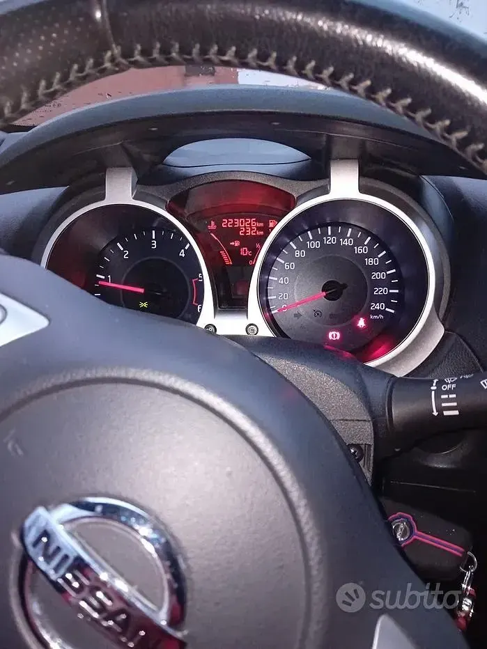 Usata Nissan Juke 110 CV (80 kW) 2015 Grigio SUV