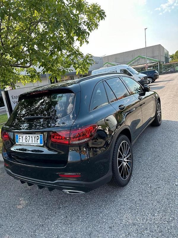 Usata Mercedes GLC220 197 CV (144 kW) 2019 Nero SUV