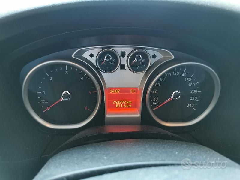 Usata Ford Focus Titanium 100 CV (73 kW) 2010 Station wagon