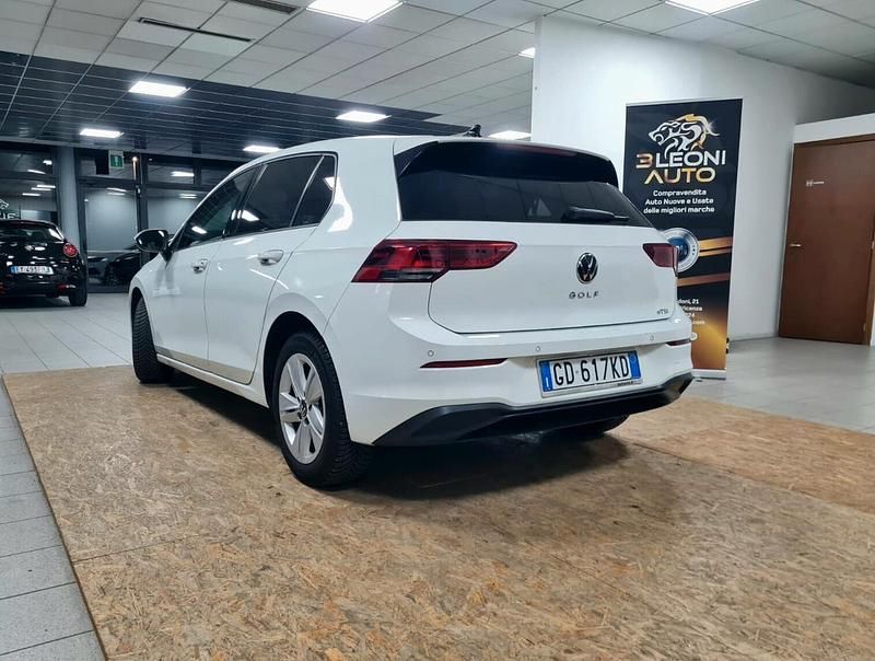 Usata VW Golf VIII Life 149 CV (109 kW) 2021 Bianco Berlina