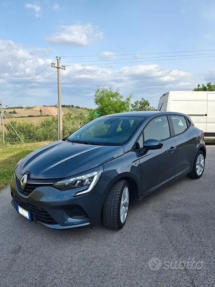 Usata Renault Clio V Evolution 100 CV (73 kW) 2022 Bluazzurro Berlina
