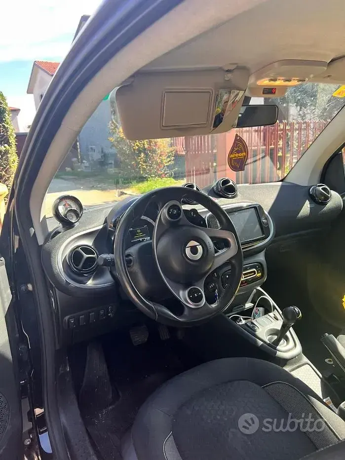 Usata Smart ForTwo Electric Drive Pulse 41 kW (56 CV) 2023 Grigio Berlina