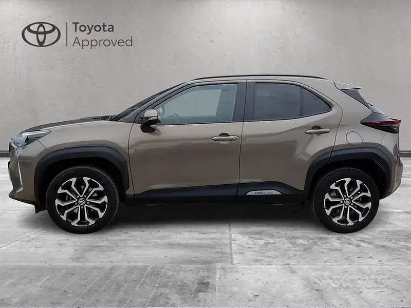 Usata Toyota Yaris Cross Trend 116 CV (85 kW) 2023 Marrone SUV