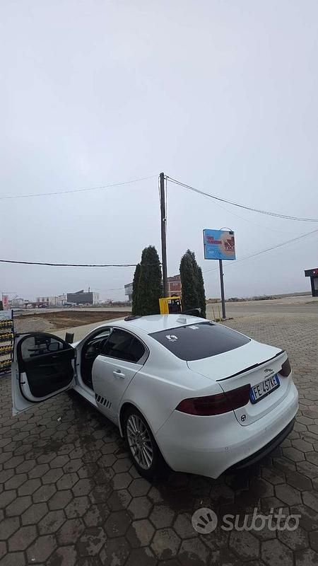 Usata Jaguar XE 163 CV (119 kW) 2016 Bianco Berlina