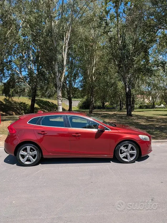 Usata Volvo V40 115 CV (84 kW) 2013 Rosso Berlina