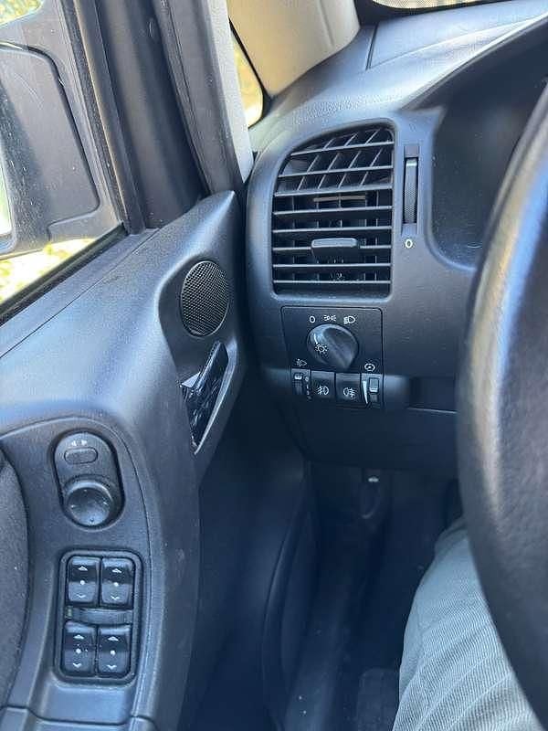 Usata Opel Zafira Elegance 125 CV (91 kW) 2002 Grigio Monovolume