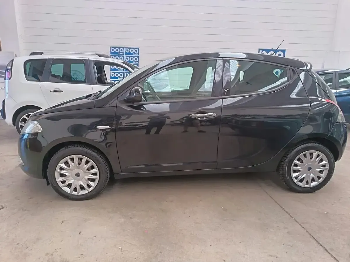 Usata Lancia Ypsilon Silver 95 CV (69 kW) 2012 Nero Utilitaria