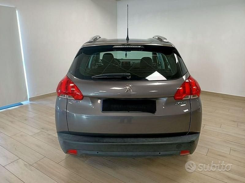 Usata Peugeot 2008 Active 99 CV (72 kW) 2016 Grigio scuro SUV