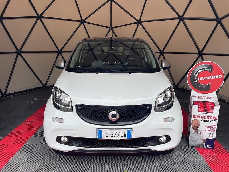 Usata Smart ForFour Prime 71 CV (52 kW) 2016 Bianco Utilitaria