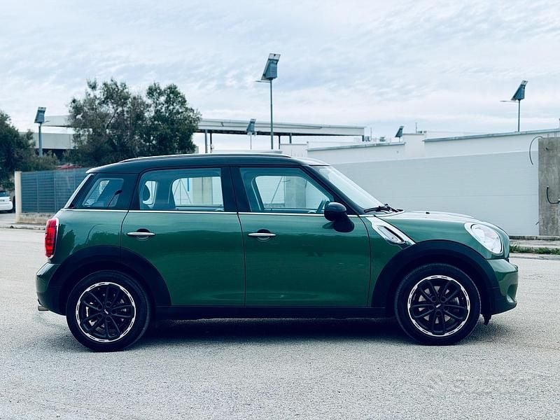 Usata Mini Park Lane Countryman 111 CV (81 kW) 2015 Verde SUV
