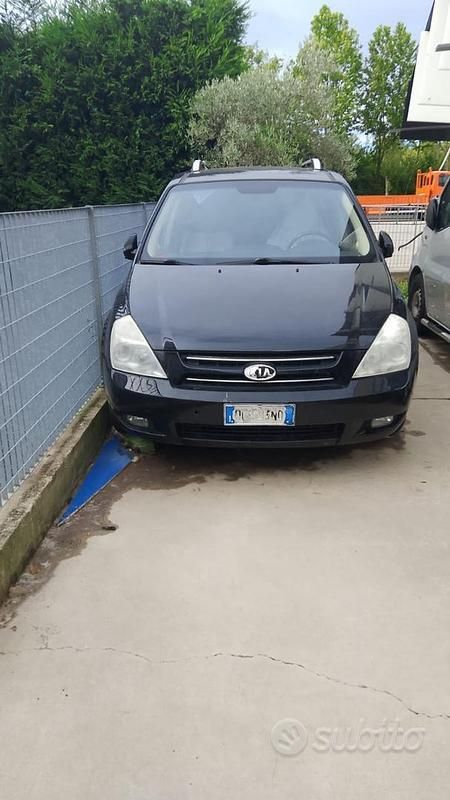 Usata Kia Carnival 185 CV (136 kW) 2010 Nero Monovolume