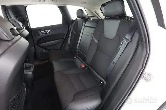 Usata Volvo XC60 Momentum 197 CV (144 kW) 2021 Bianco SUV