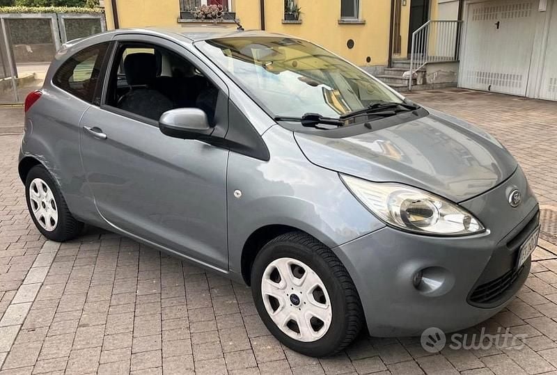 Usata Ford Ka Titanium 69 CV (50 kW) 2013 Grigio Utilitaria