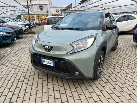 Neu Toyota Aygo X Trend 116 PS (85 kW) 2025 Grün SUV