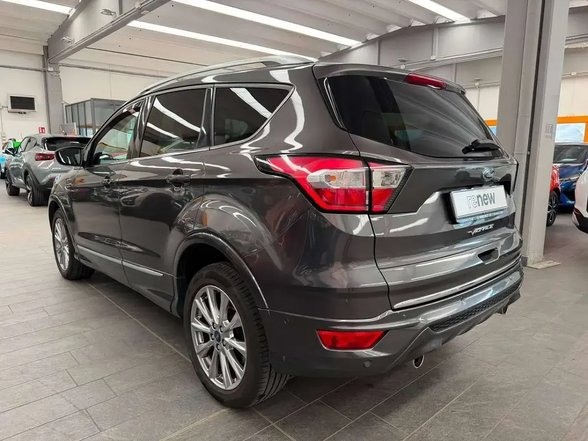 Usata Ford Kuga Vignale 150 CV (110 kW) 2016 Grigio scuro metallizzato SUV