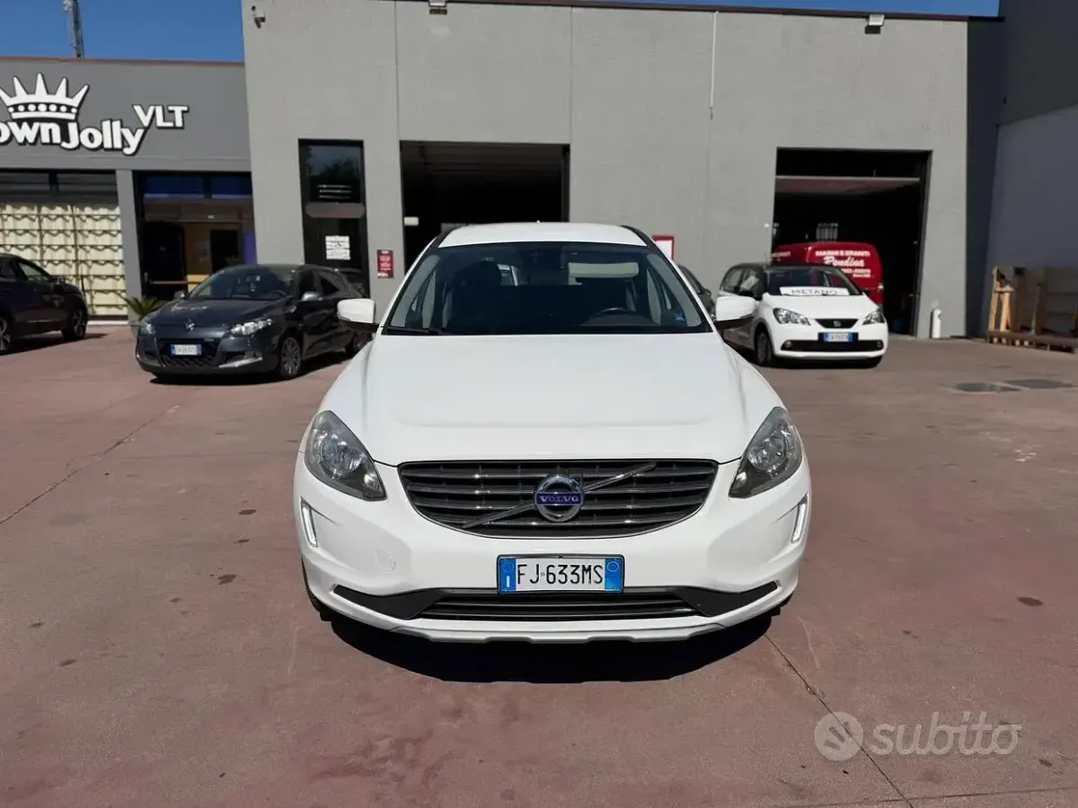 Usata Volvo XC60 R-Design 150 CV (110 kW) 2017 Bianco SUV