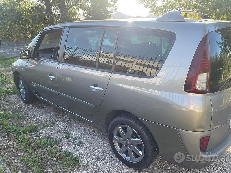 Usata Renault Espace 175 CV (128 kW) 2011 Marrone Monovolume