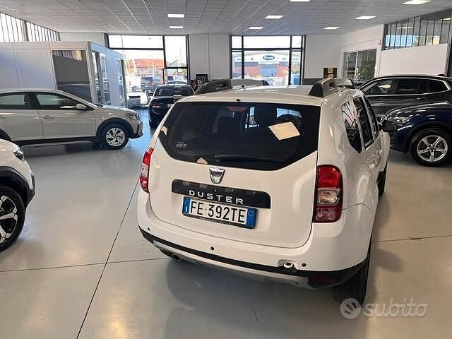 Usata Dacia Duster Lauréate 115 CV (84 kW) 2016 Bianco SUV