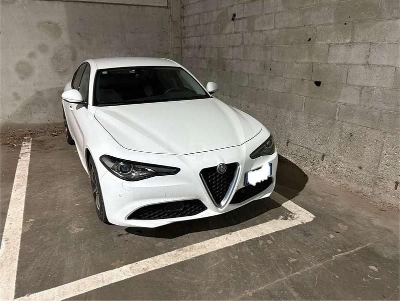 Bianco Usata 2018 Alfa Romeo Giulia Super Tre volumi | 24.000 € (Ottimo prezzo) - Immagine 1/4