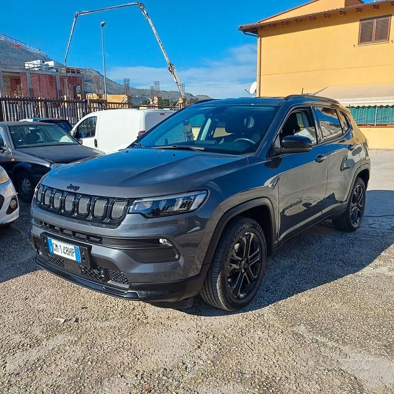 Grigio Usata 2023 Jeep Compass SUV | 21.900 € - Immagine 1/4